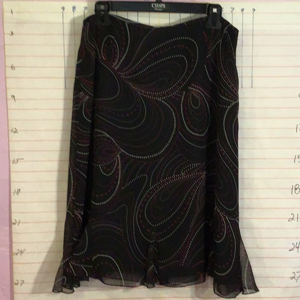 NOTATIONS  women’s skirt  sz Medium  Black, white, and red